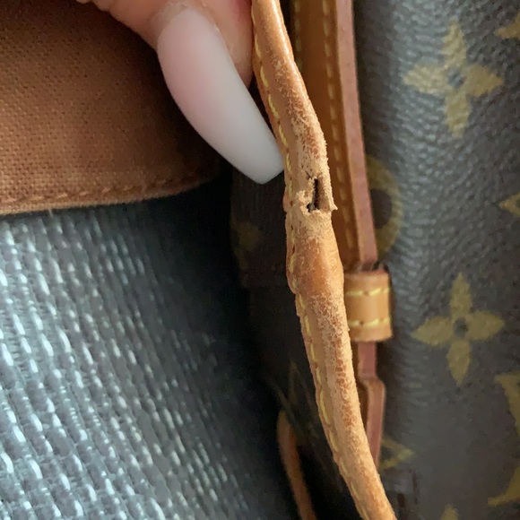 Authentic Louis Vuitton Montsouris GM - Picture 9 of 11